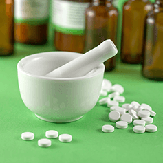 Mörser mit Tabletten