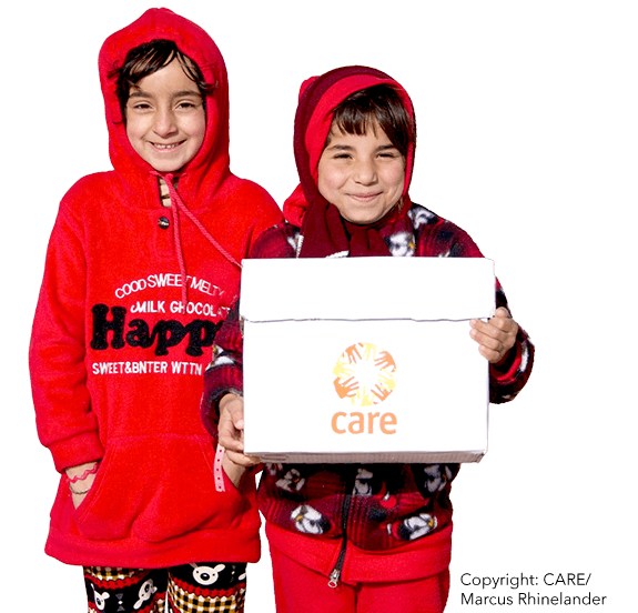 RedCare unterstützt CARE Österreich - Kinder tragen Care Paket