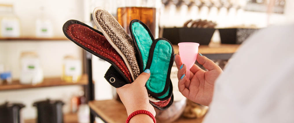 Wie wende ich eine Menstruationstasse richtig an?