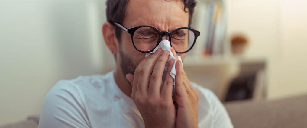 Schnupfen – Was bei Rhinitis helfen kann!